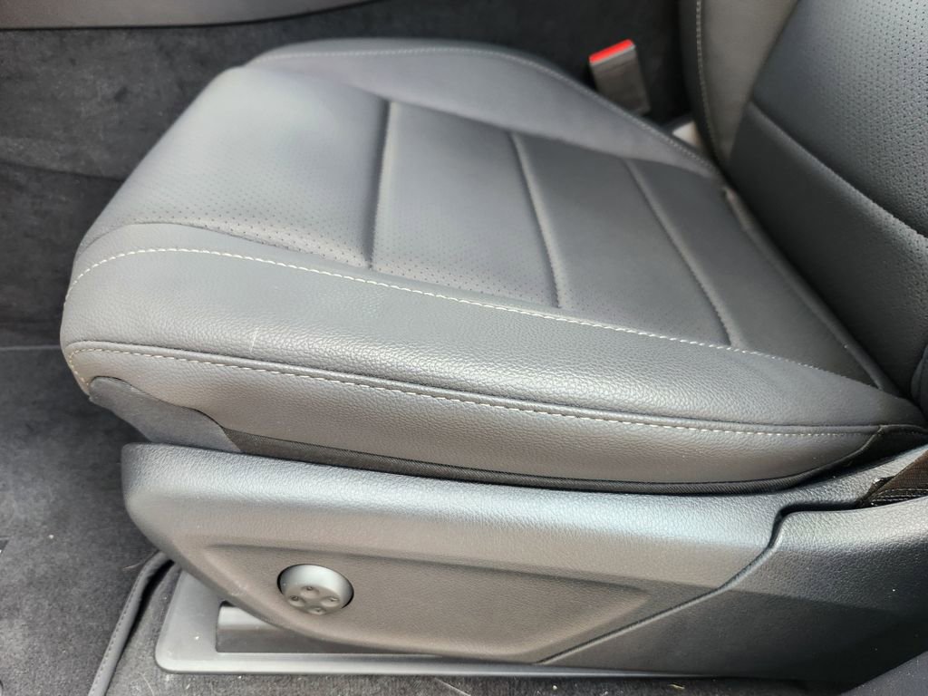 Used 2025 Mercedes-Benz GLS 450 4MATIC image 23