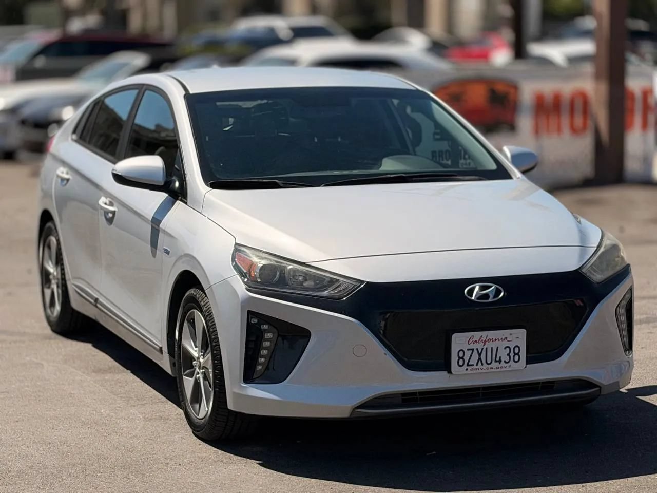 Used 2019 Hyundai Ioniq Electric FWD image 2