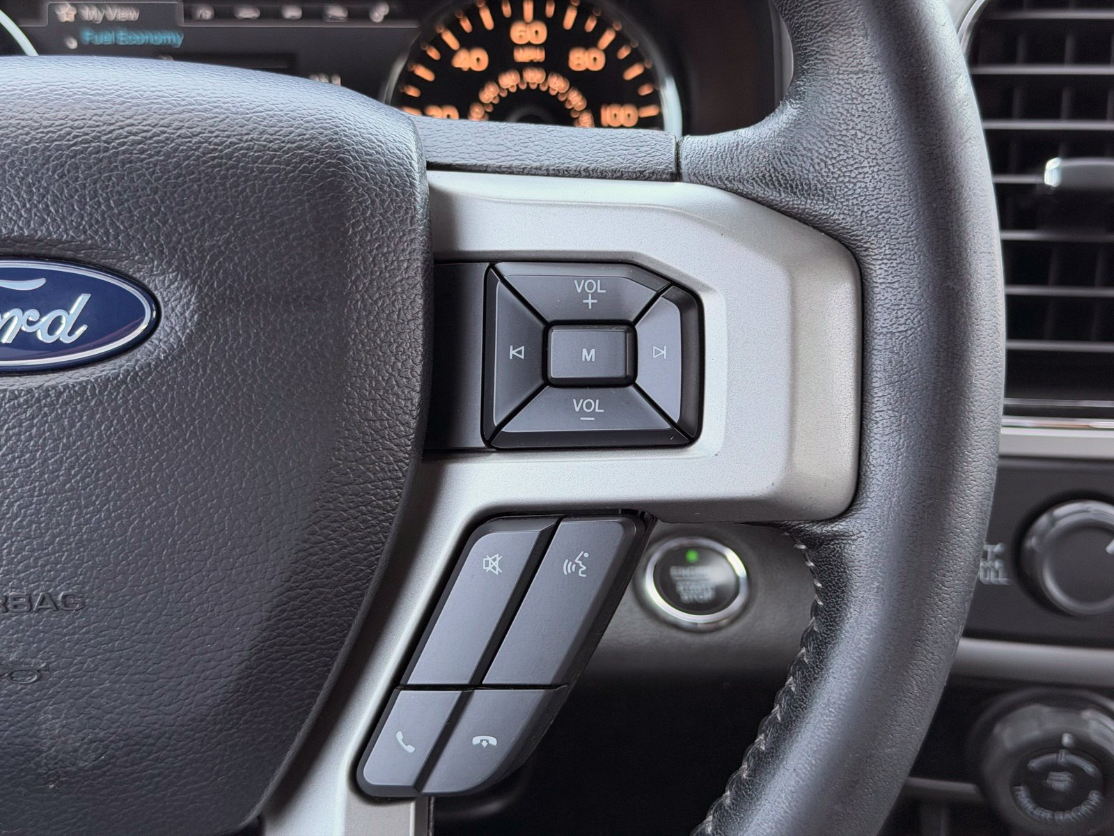 Used 2019 Ford F150 Lariat AWD/4WD image 32