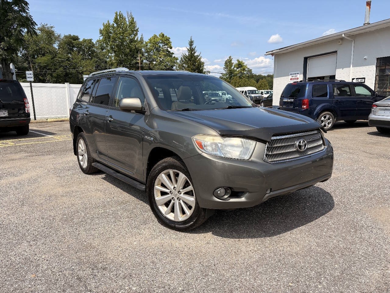 Used 2010 Toyota Highlander Limited AWD/4WD image 4