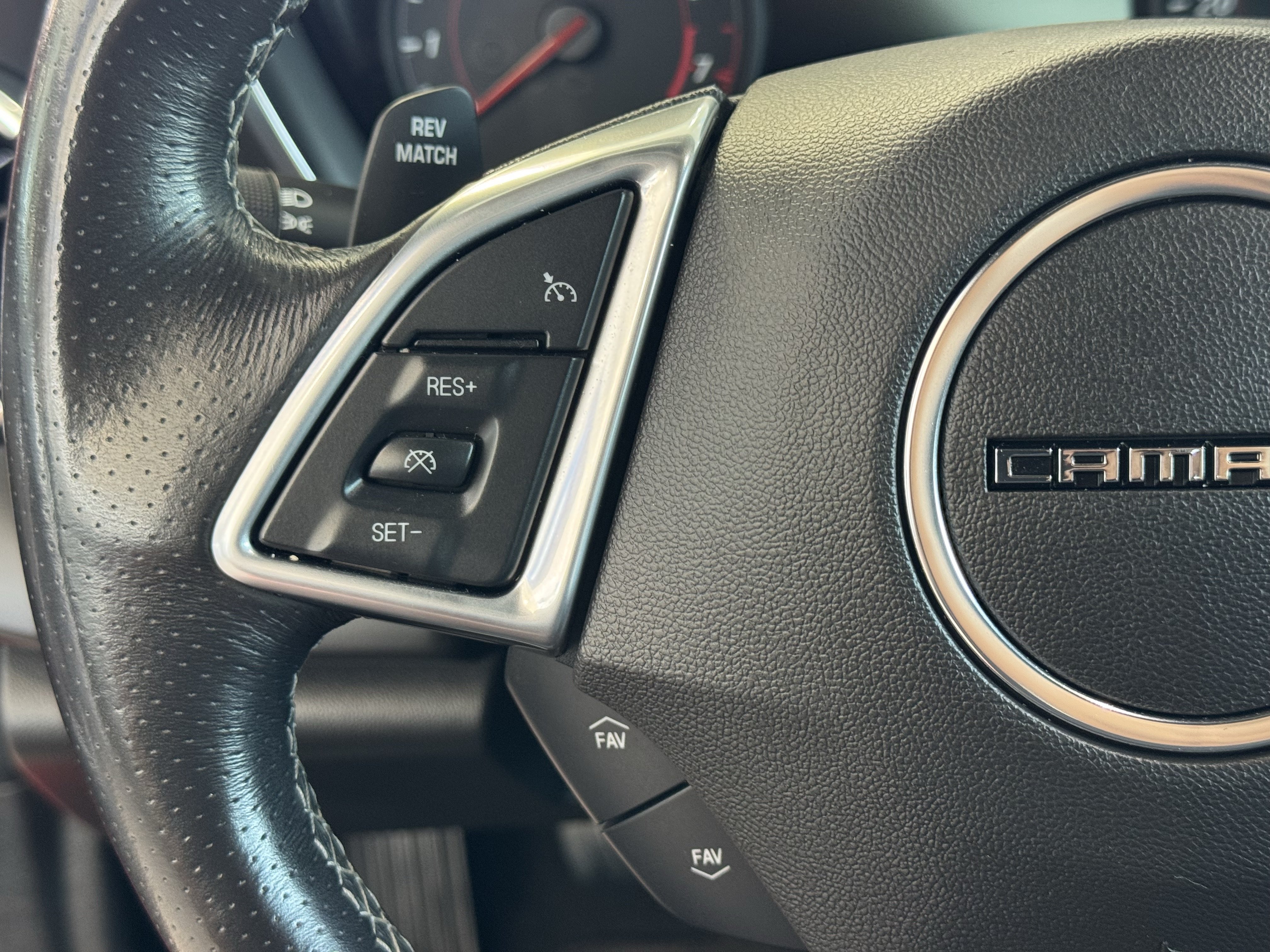 Used 2018 Chevrolet Camaro SS RWD image 26