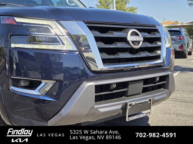 Used 2022 Nissan Armada SL w/ Captain's Chairs Package AWD/4WD image 2
