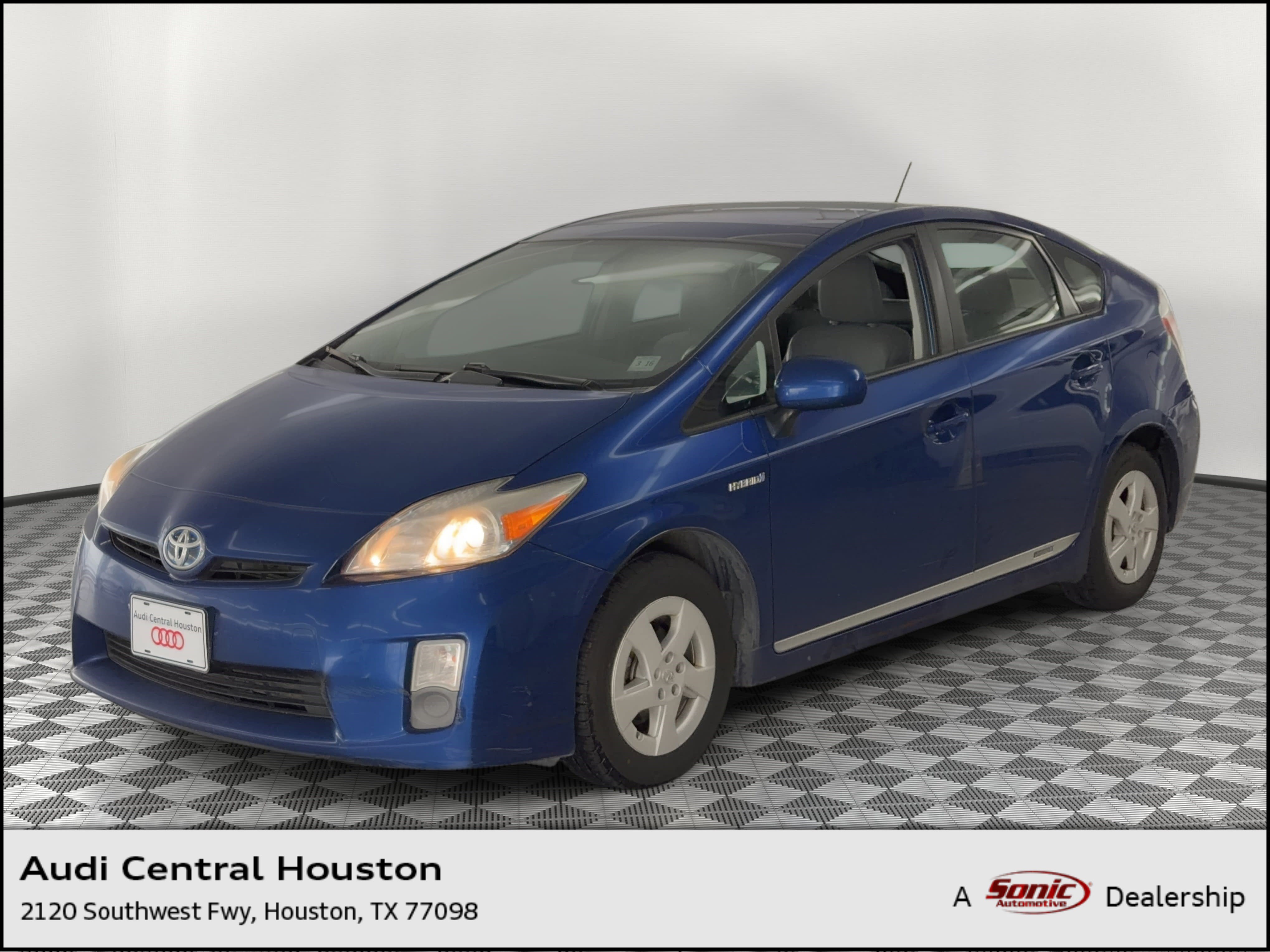 Used 2010 Toyota Prius FWD image 1