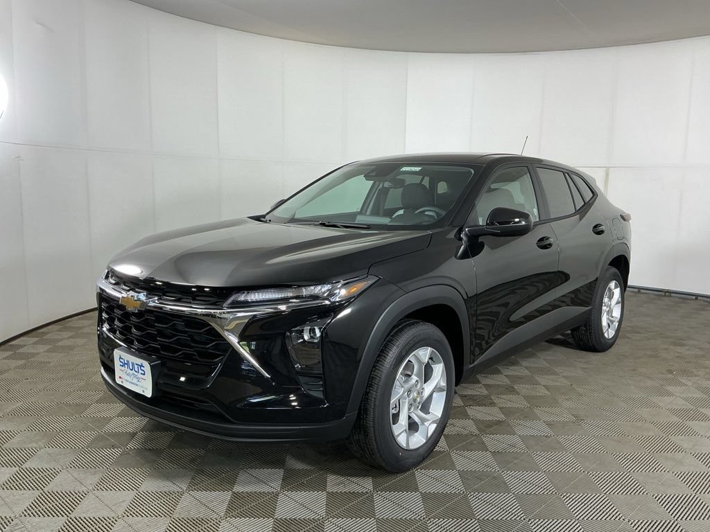 New 2026 Chevrolet Trax LS w/ LS Convenience Package FWD image 3