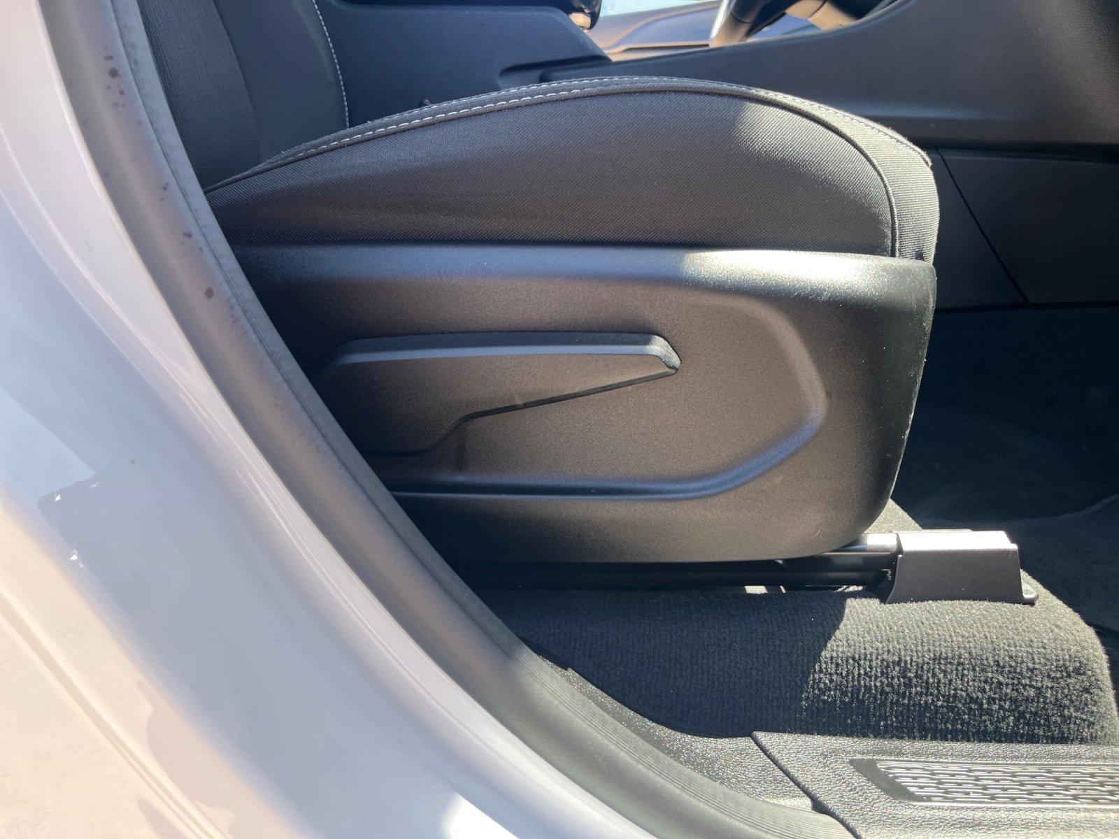 Used 2023 Jeep Grand Cherokee Laredo w/ Trailer Tow Prep Group (B) RWD image 31