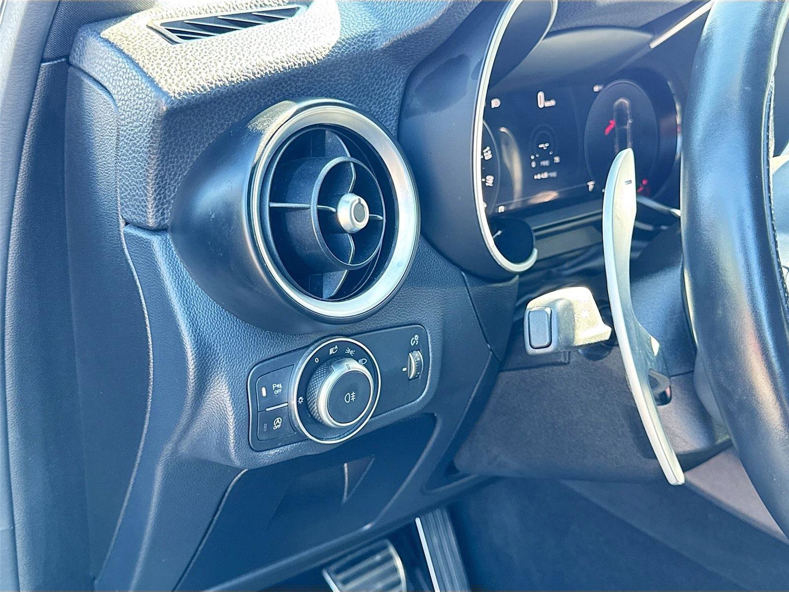 Used 2024 Alfa Romeo Stelvio Sprint image 10