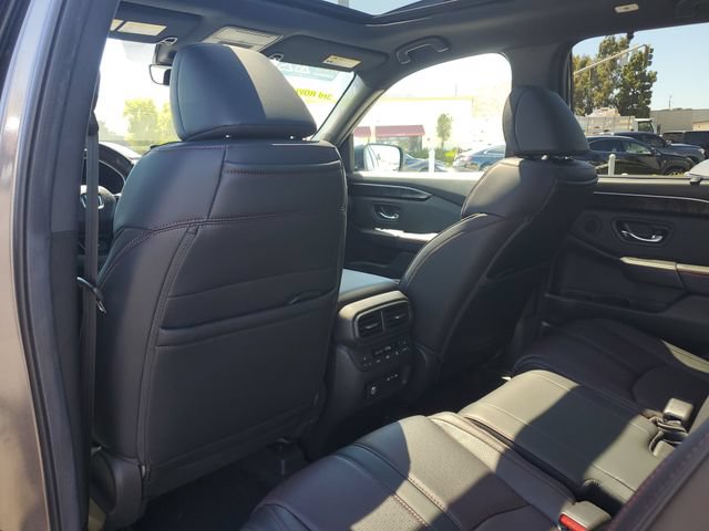 Certified 2025 Honda Pilot Black Edition image 15