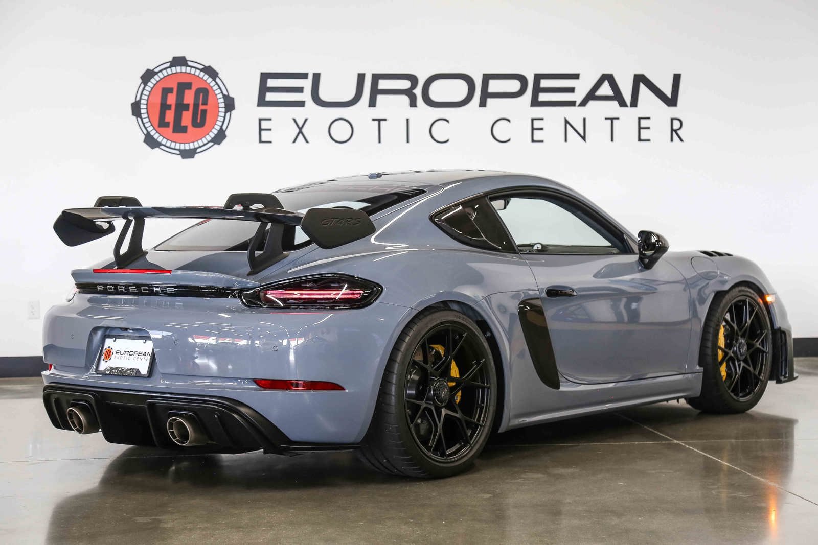 Used 2025 Porsche 718 Cayman GT4 RS w/ Weissach Package RWD image 23