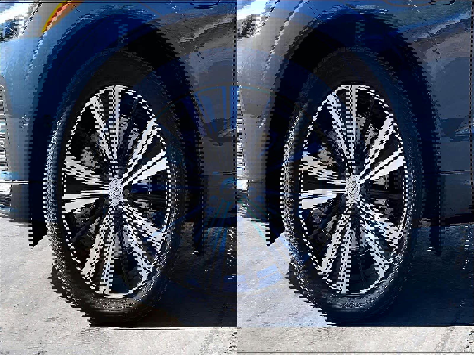 Used 2023 Volvo XC60 T8 Plus w/ Climate Package image 12