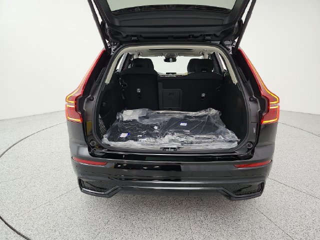 New 2026 Volvo XC60 T8 Plus w/ Climate Package AWD/4WD image 31