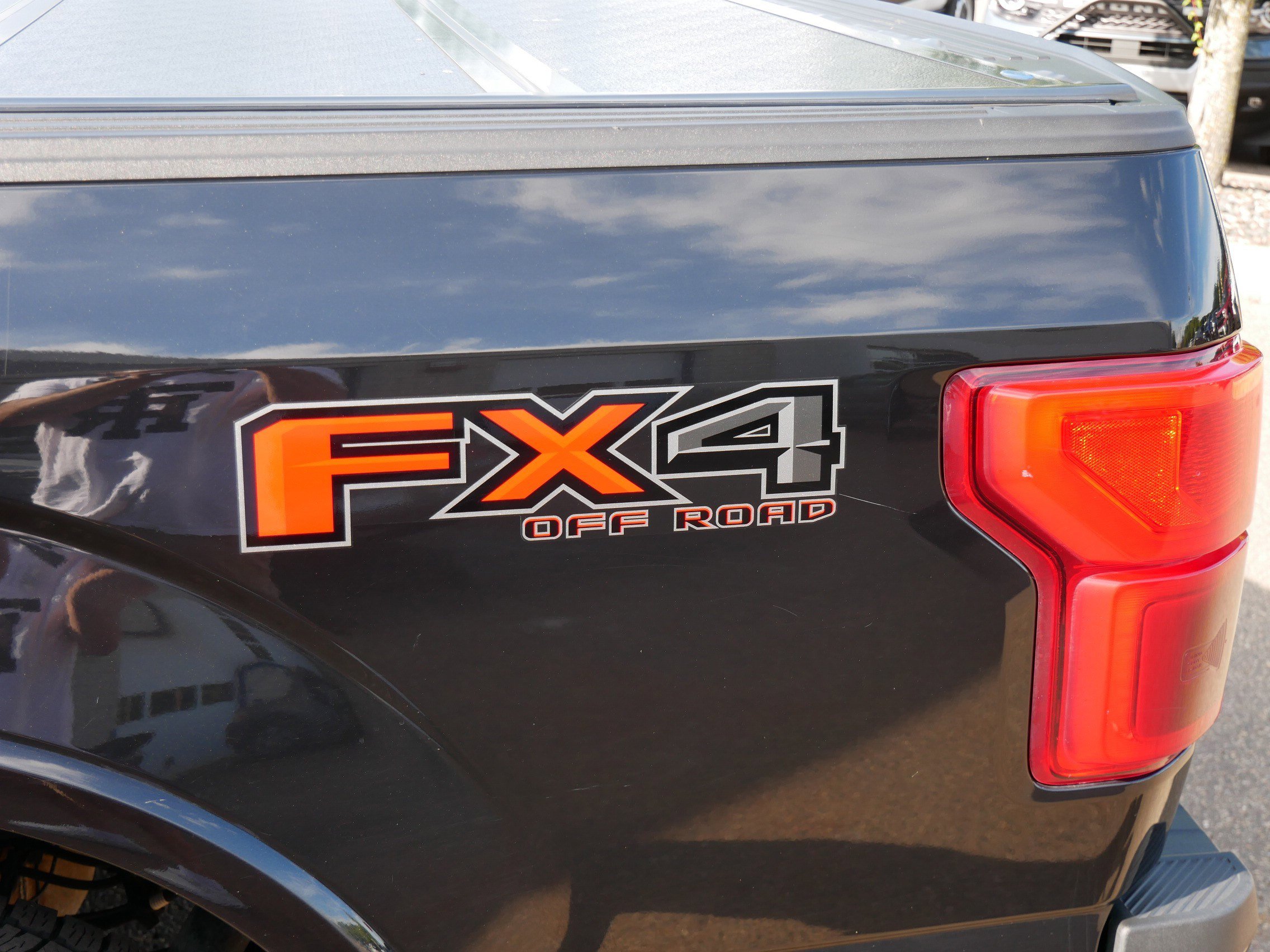 Used 2019 Ford F150 Lariat w/ Equipment Group 502A Luxury image 18