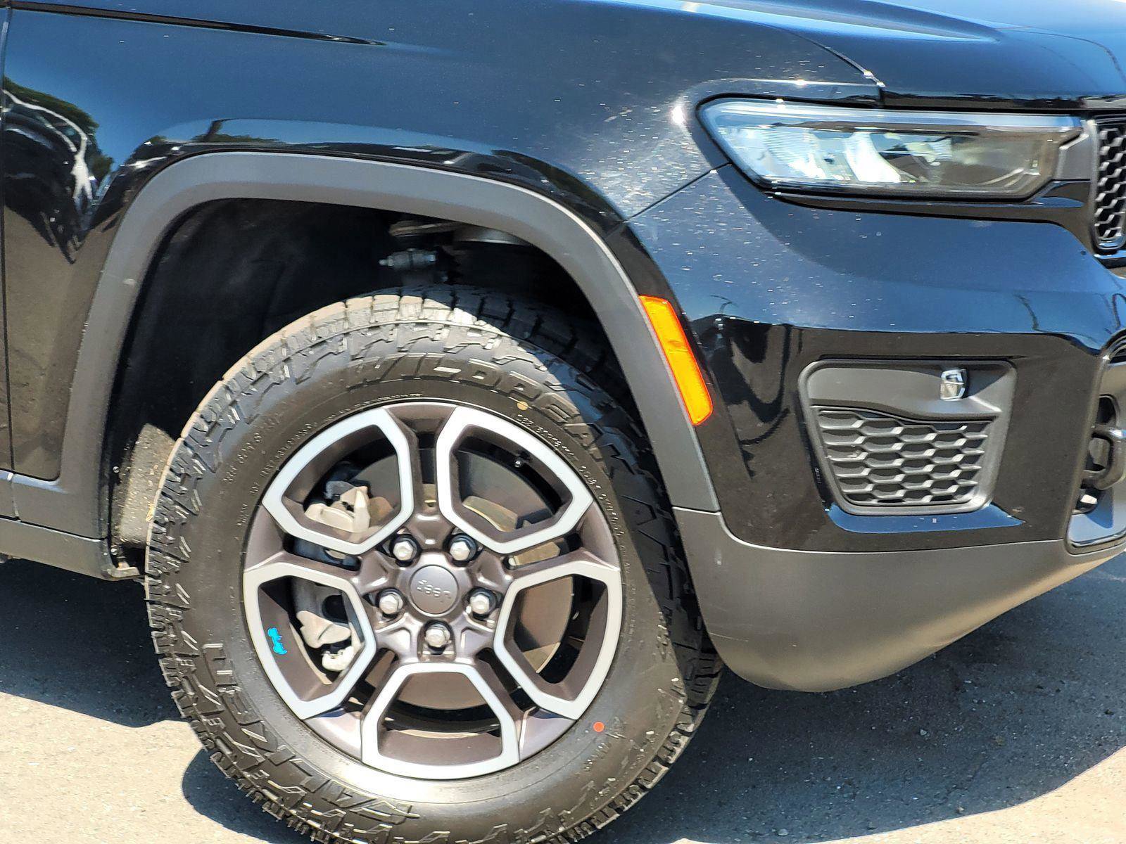 Used 2023 Jeep Grand Cherokee Trailhawk AWD/4WD image 5