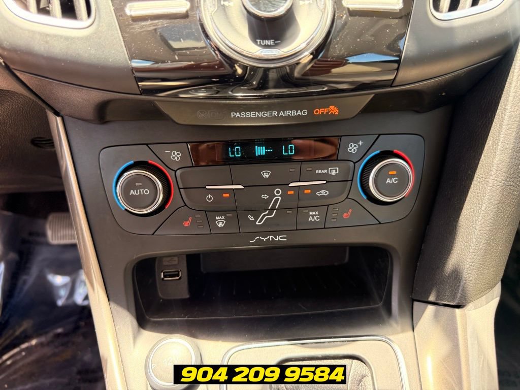 Used 2017 Ford Focus Titanium FWD image 20