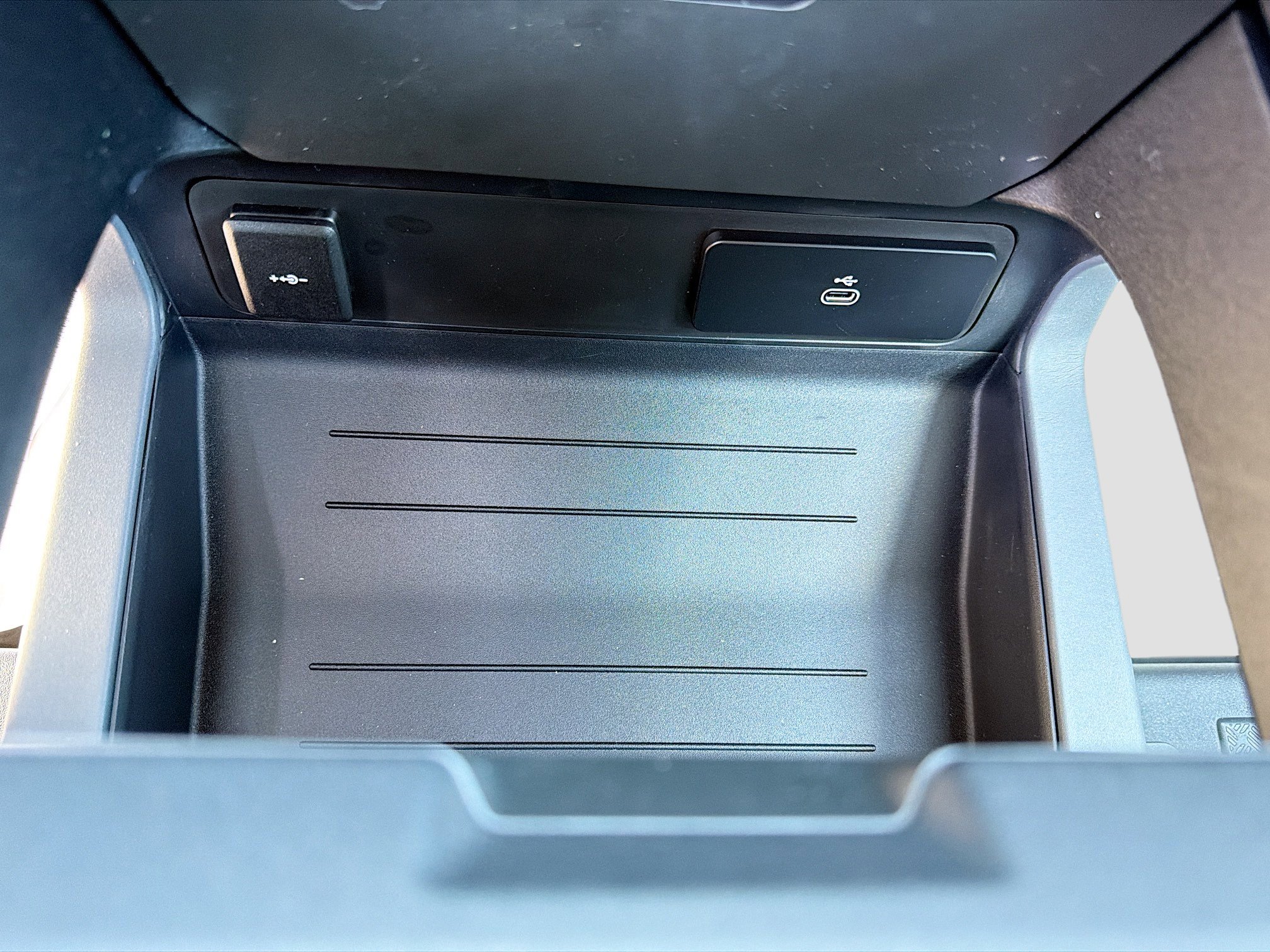 New 2026 Land Rover Defender 110 OCTA image 29