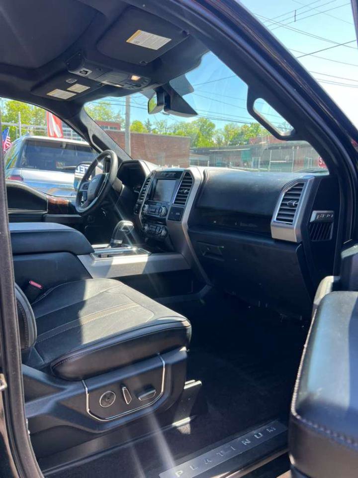 Used 2015 Ford F150 Platinum w/ Equipment Group 701A Luxury AWD/4WD image 34