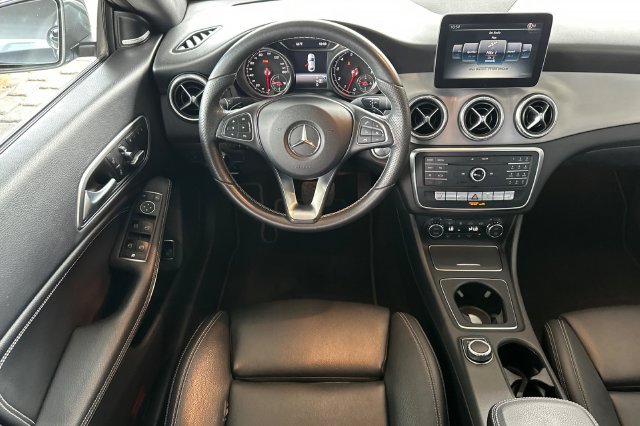 Used 2017 Mercedes-Benz CLA 250 4MATIC image 17