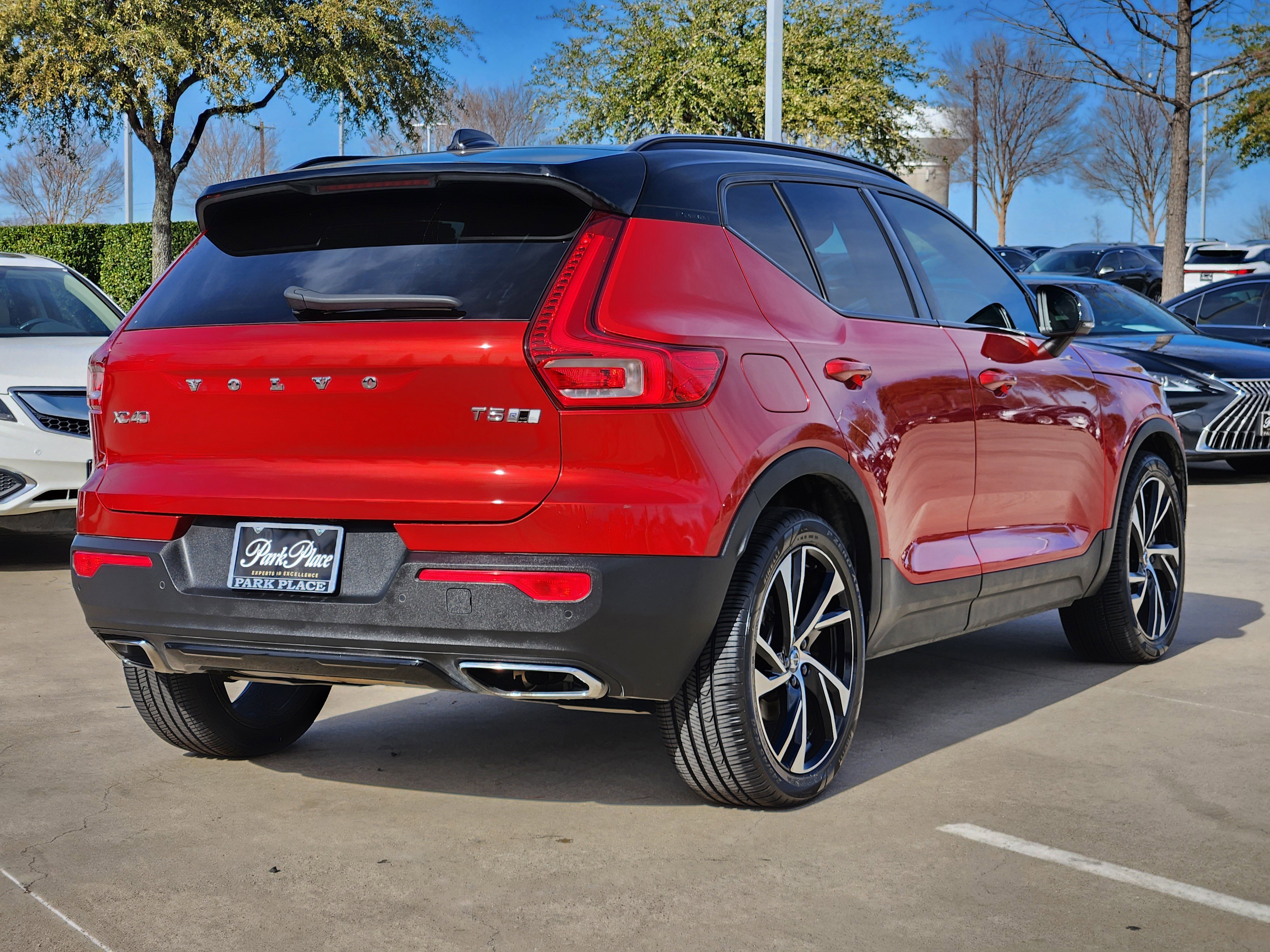 Used 2020 Volvo XC40 T5 R-Design w/ Protection Package Premier image 13