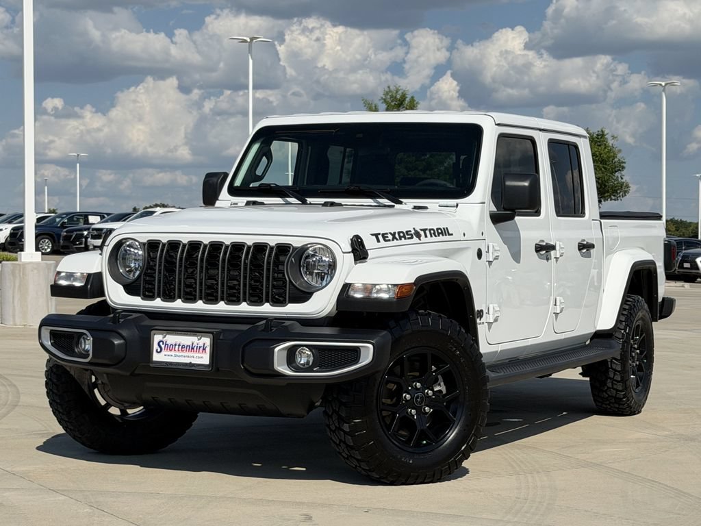 Used 2025 Jeep Gladiator Sport AWD/4WD image 2