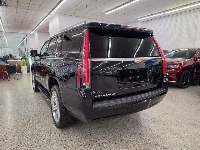 Used 2020 Cadillac Escalade Luxury AWD/4WD image 7