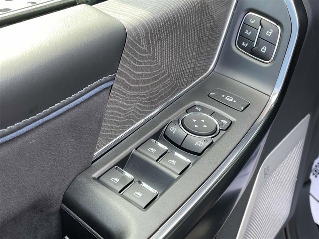 New 2025 Ford F350 Platinum w/ FX4 Off-Road Package image 15
