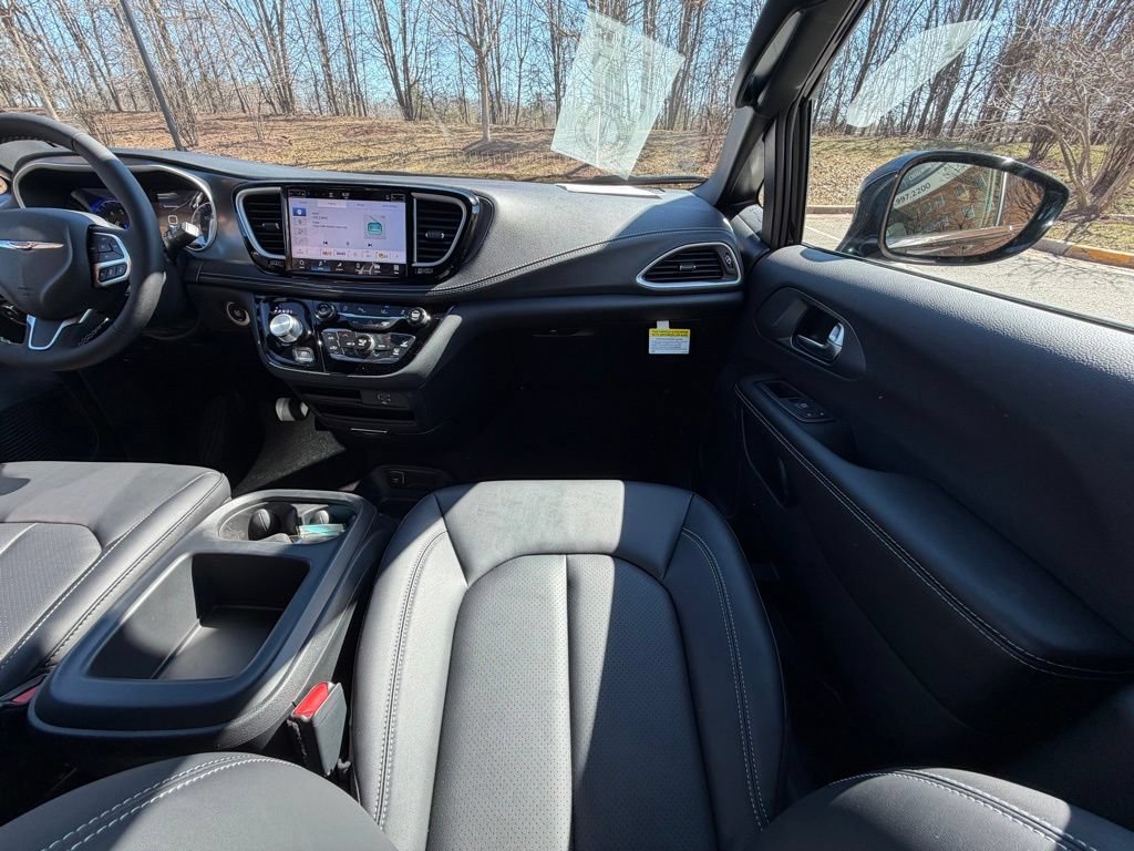 New 2026 Chrysler Pacifica Select FWD image 14