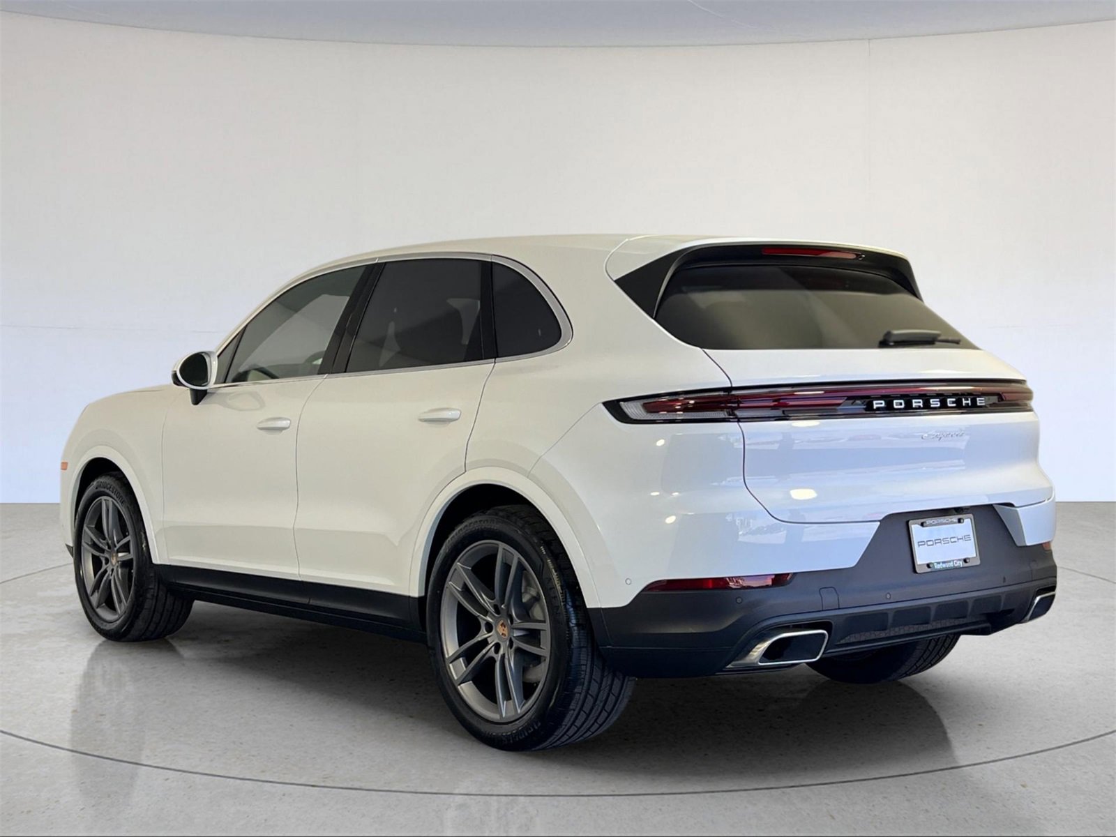New 2025 Porsche Cayenne image 3