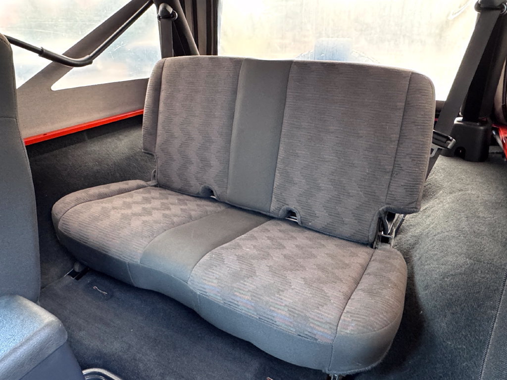 Used 2005 Jeep Wrangler Unlimited w/ Premium Audio Group AWD/4WD image 29