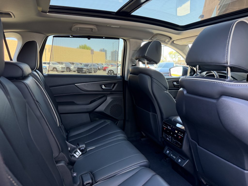 Used 2024 Acura MDX w/ Advance Package AWD/4WD image 41