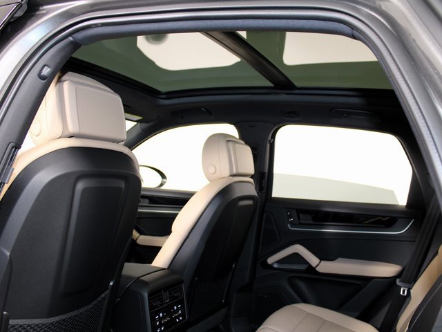 New 2025 Porsche Cayenne image 20