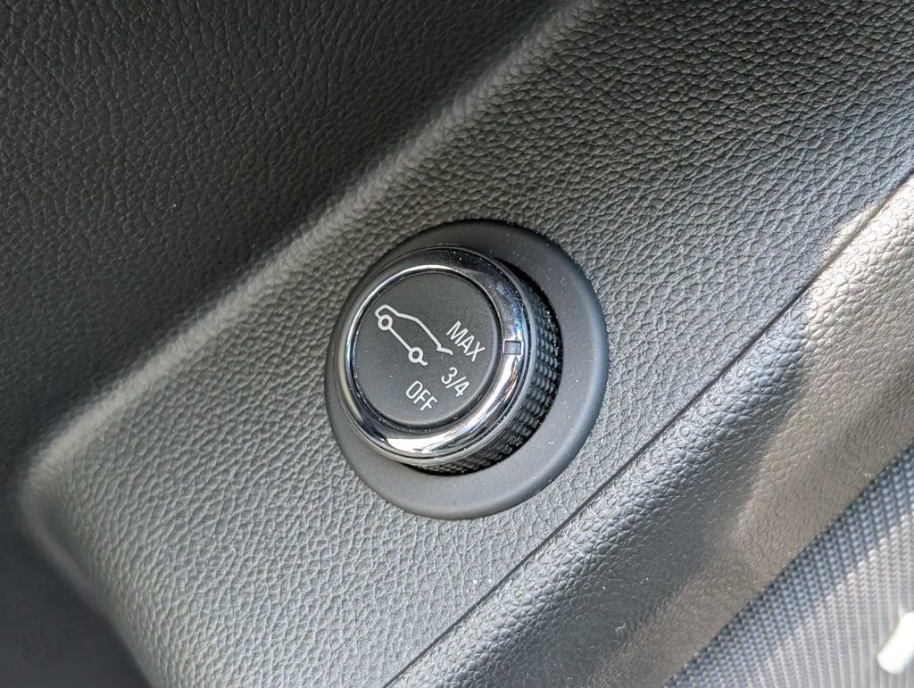 Used 2022 Chevrolet Traverse RS image 37