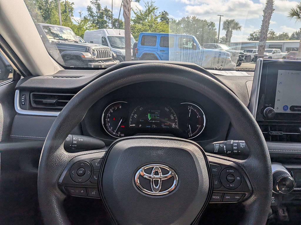 Used 2024 Toyota RAV4 XLE FWD image 29