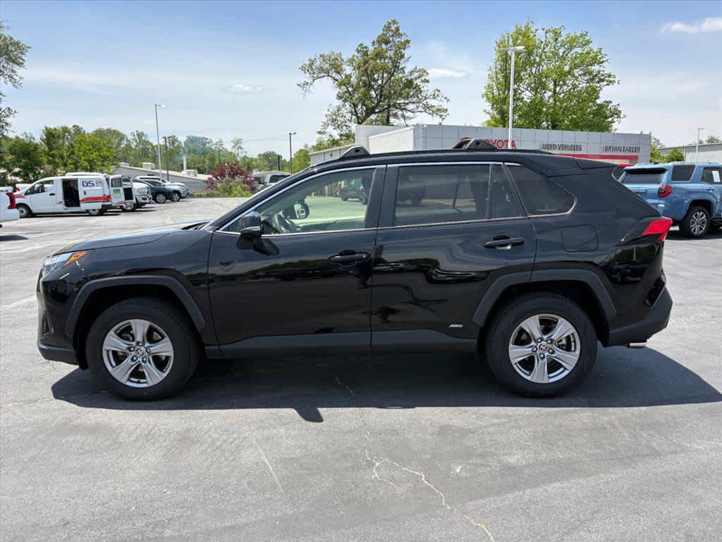 Used 2022 Toyota RAV4 XLE AWD/4WD image 27