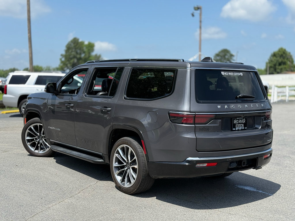 Used 2022 Jeep Wagoneer Series III w/ Flexible Seating Group RWD image 5