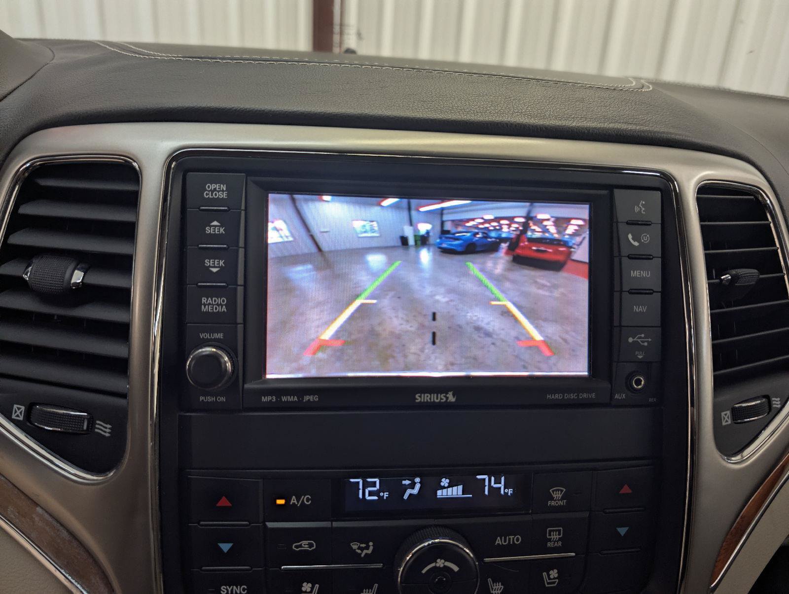 Used 2011 Jeep Grand Cherokee Overland AWD/4WD image 26