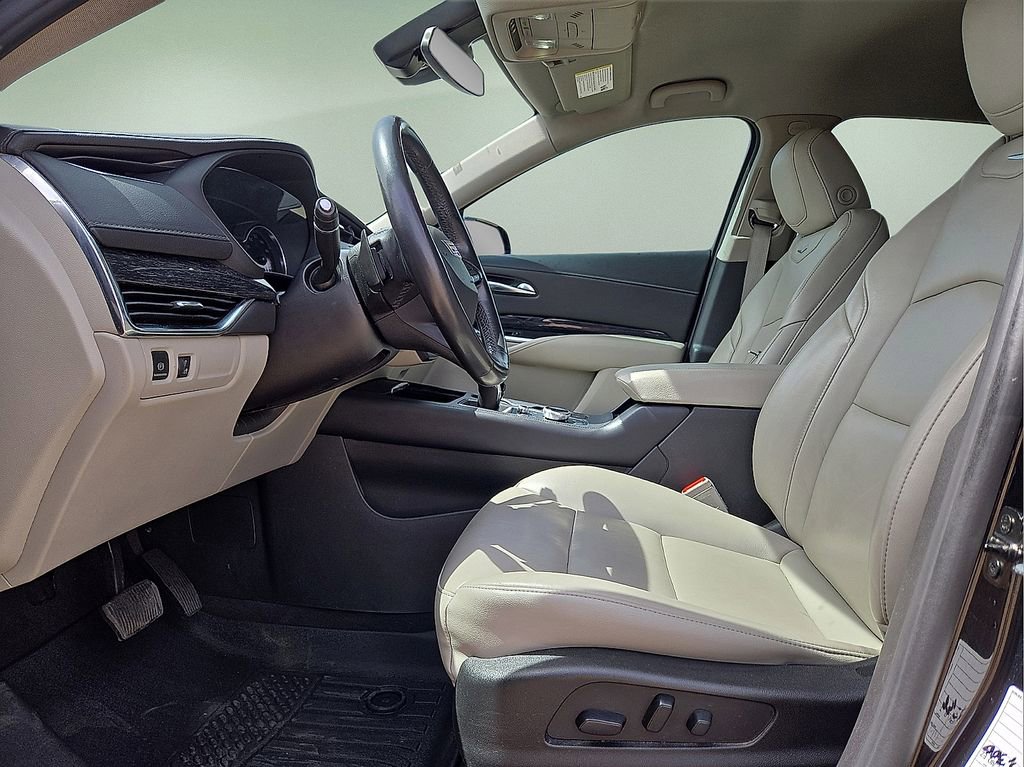 Used 2023 Cadillac XT4 Premium Luxury AWD/4WD image 24