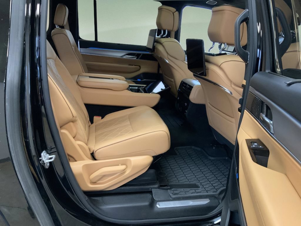 Used 2023 Jeep Grand Wagoneer L Series III w/ Rear Seat Video Group 1 AWD/4WD image 44