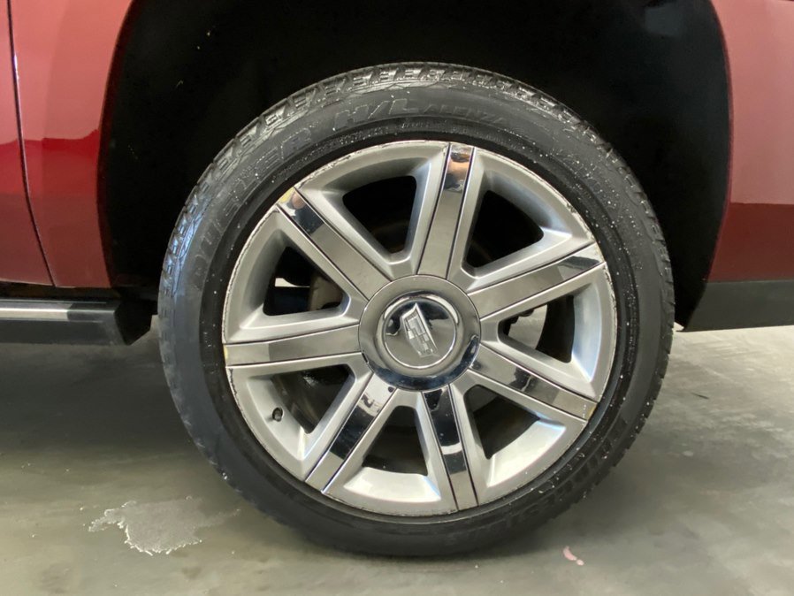 Used 2019 Cadillac Escalade ESV Premium Luxury image 19