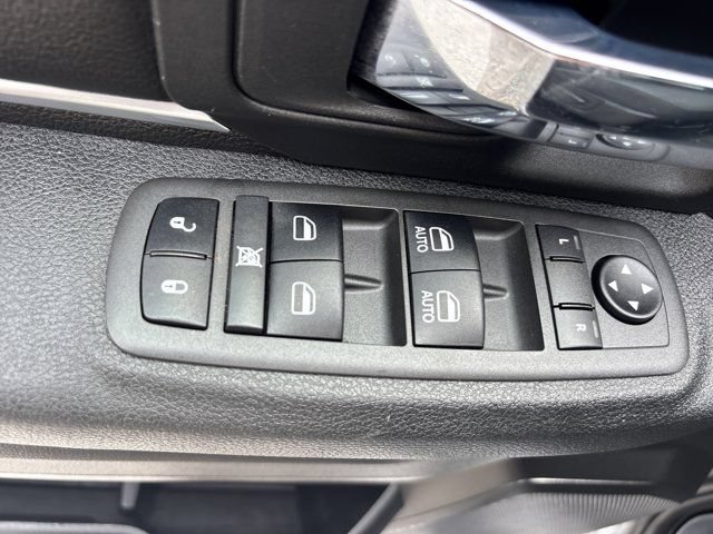 Used 2022 RAM 1500 Classic Warlock w/ Electronics Group AWD/4WD image 19