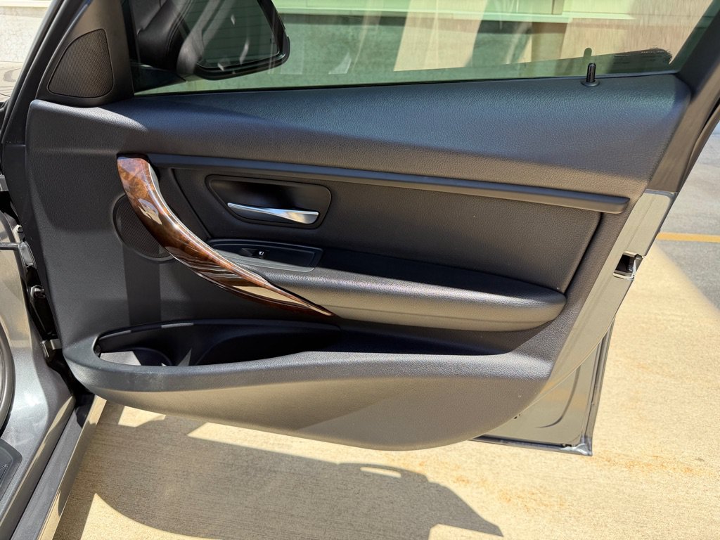 Used 2015 BMW 320i xDrive Sedan AWD/4WD image 33
