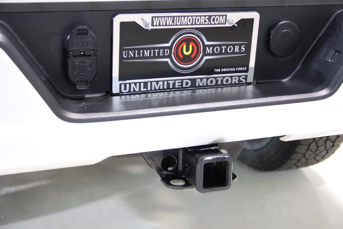 Used 2023 Chevrolet Silverado 1500 Custom w/ Rally Edition AWD/4WD image 4