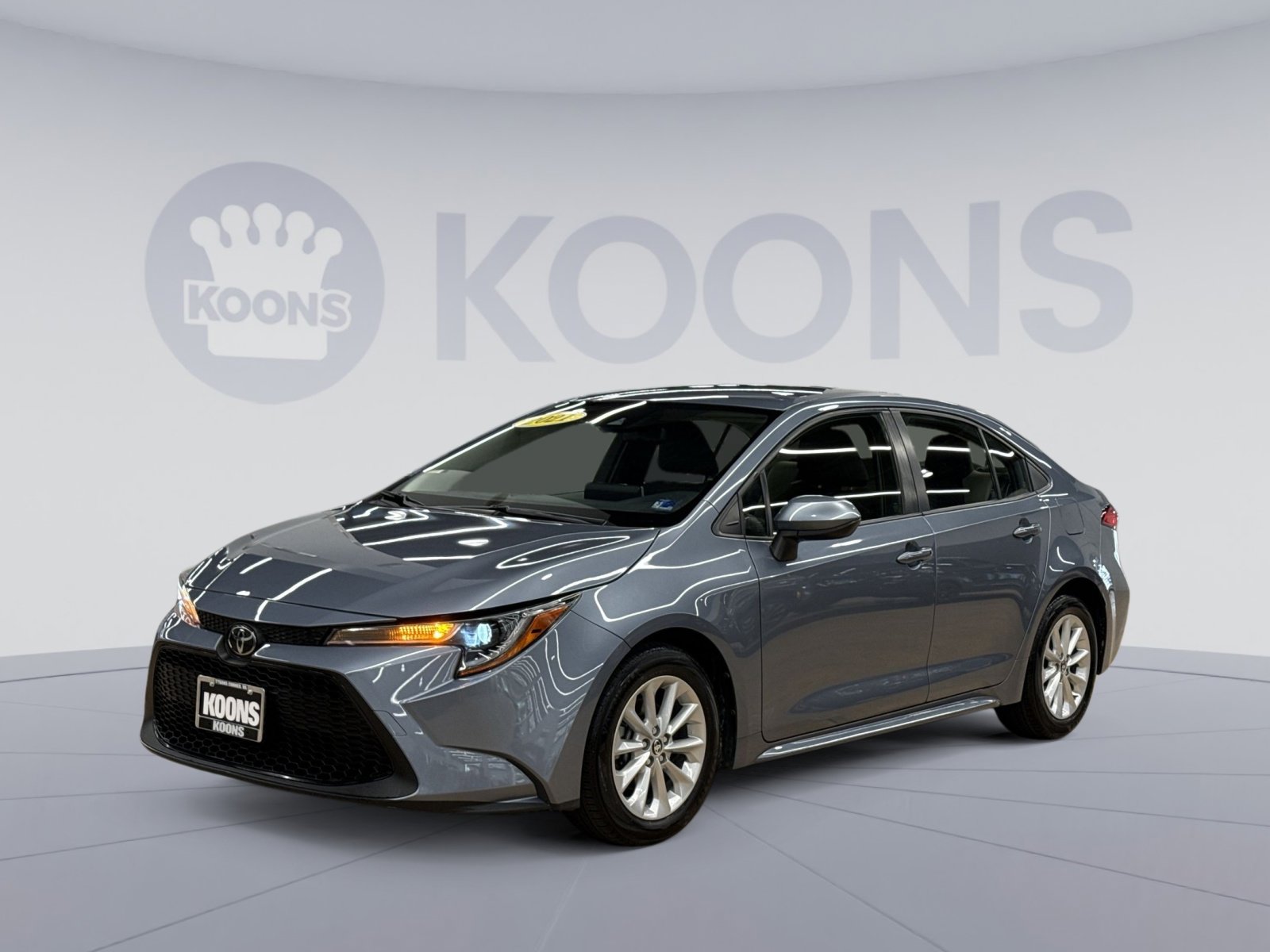 Used 2021 Toyota Corolla LE w/ LE Convenience Package FWD image 1