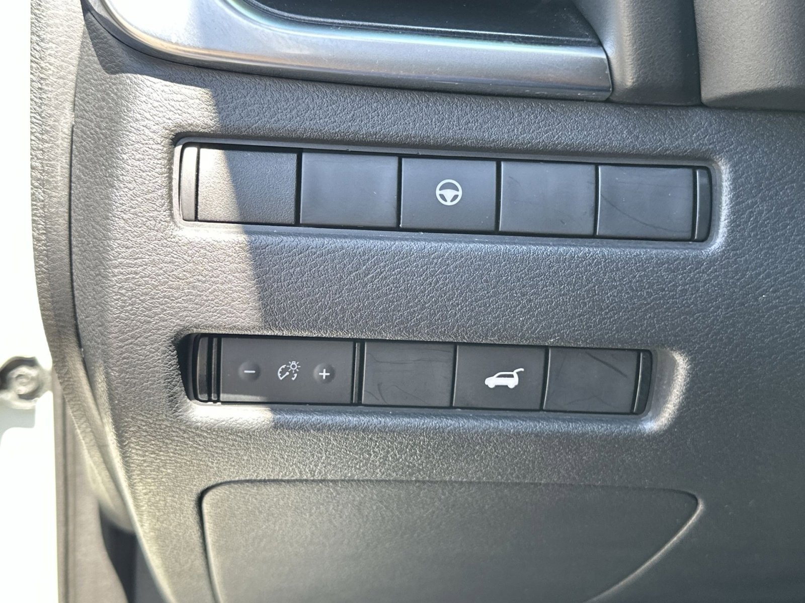 Used 2023 Nissan Rogue SV w/ SV Premium Package FWD image 36