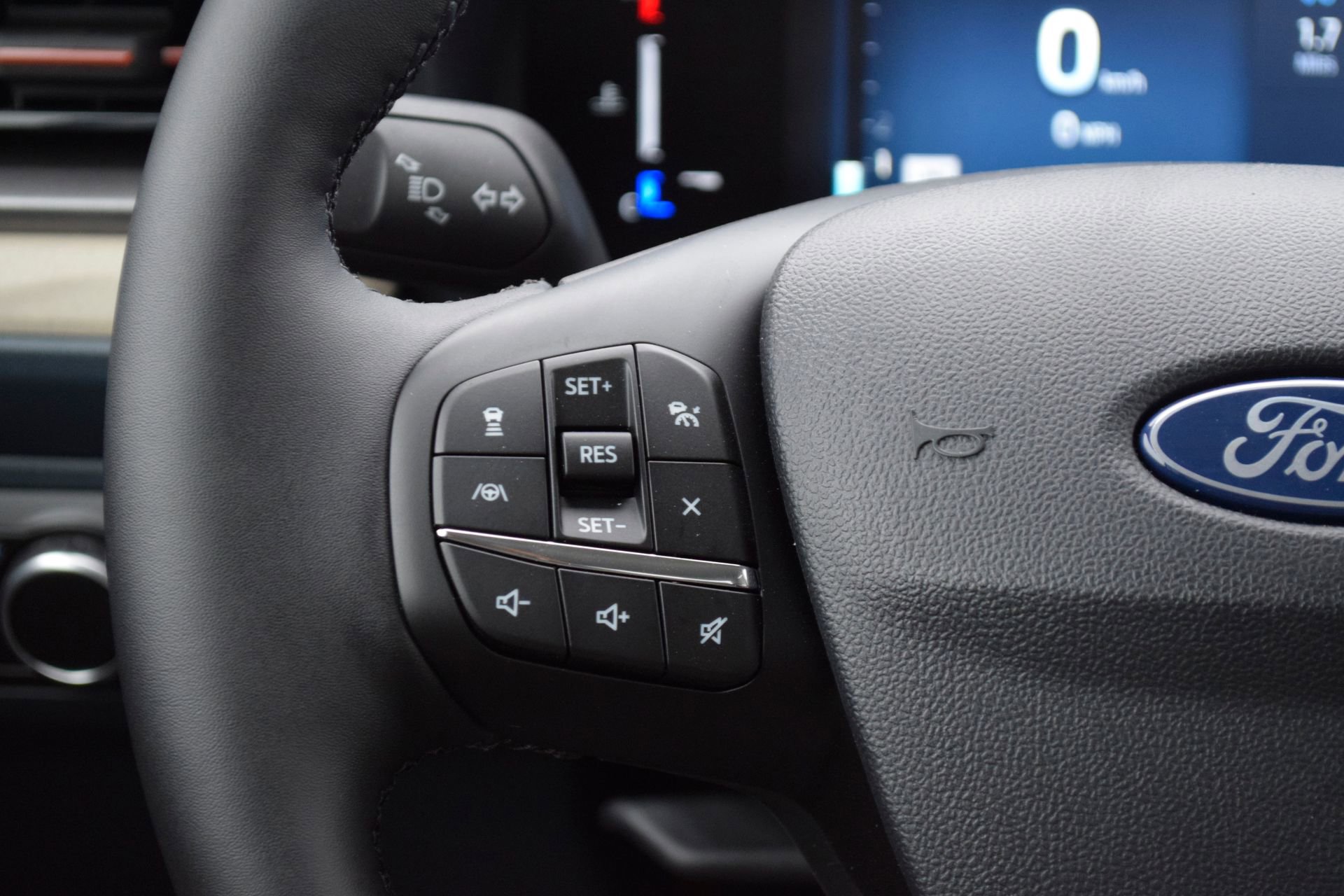 New 2026 Ford Maverick Lariat image 9