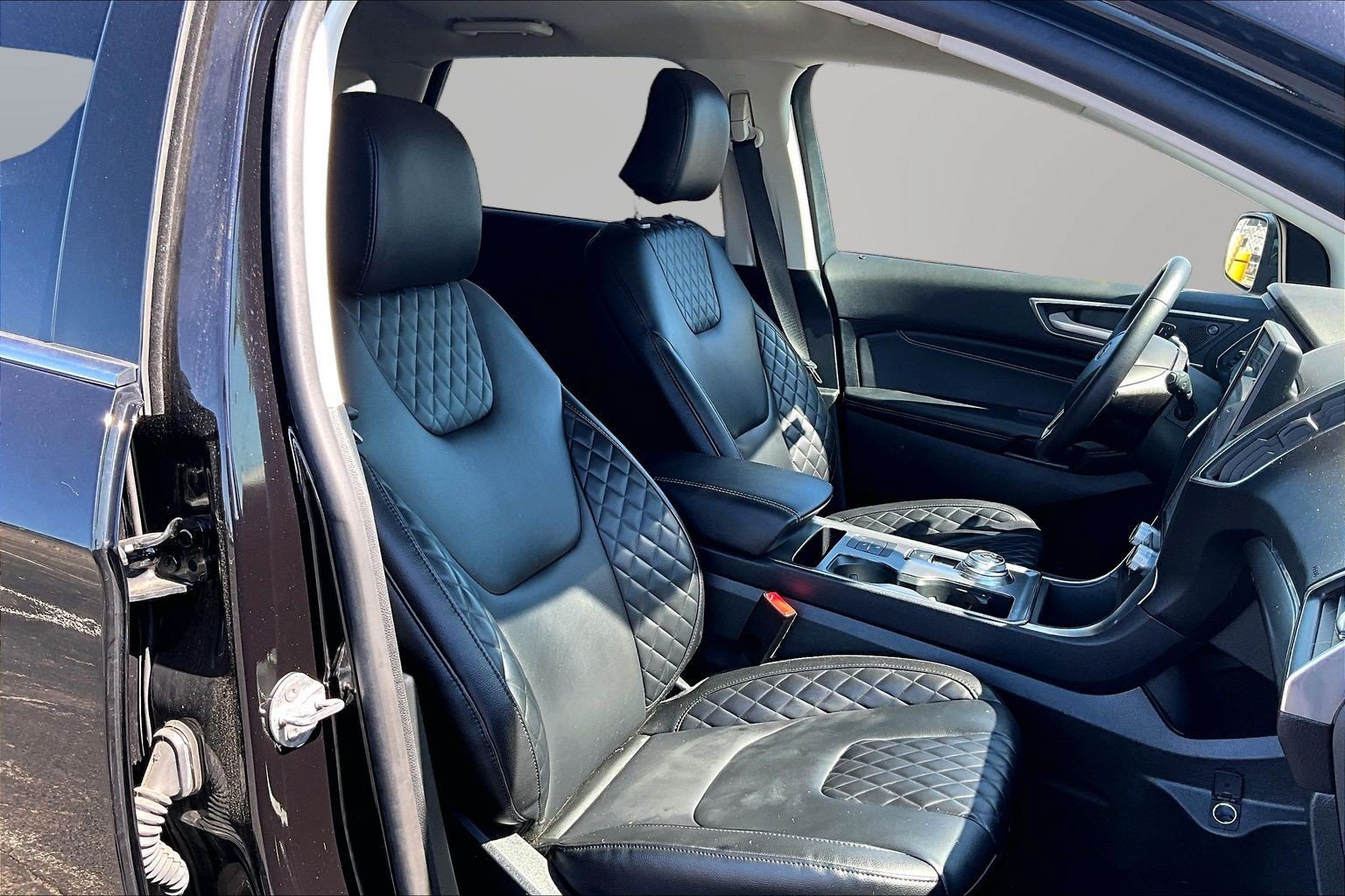Used 2024 Ford Edge Titanium AWD/4WD image 7