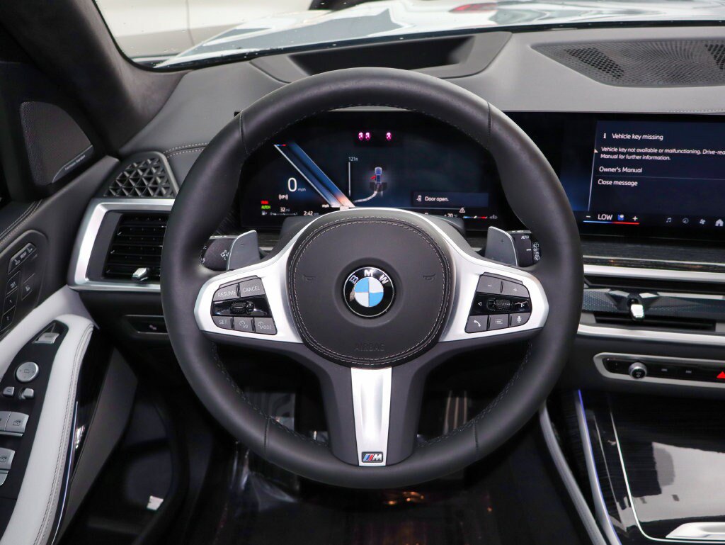 Used 2025 BMW X7 xDrive40i w/ M Sport Package AWD/4WD image 30