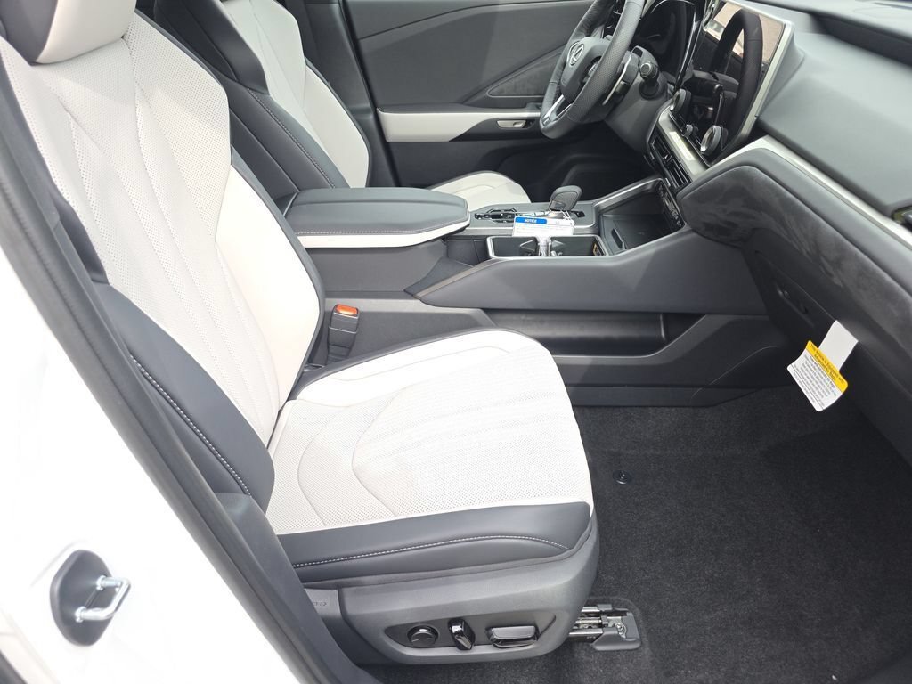New 2026 Lexus TX 500h AWD image 26