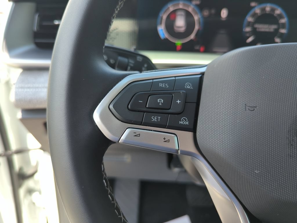 Used 2025 Volkswagen Tiguan S FWD image 41
