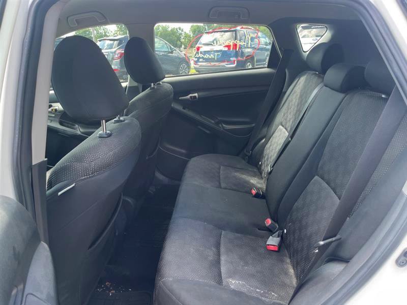 Used 2010 Pontiac Vibe w/ Preferred Package FWD image 11