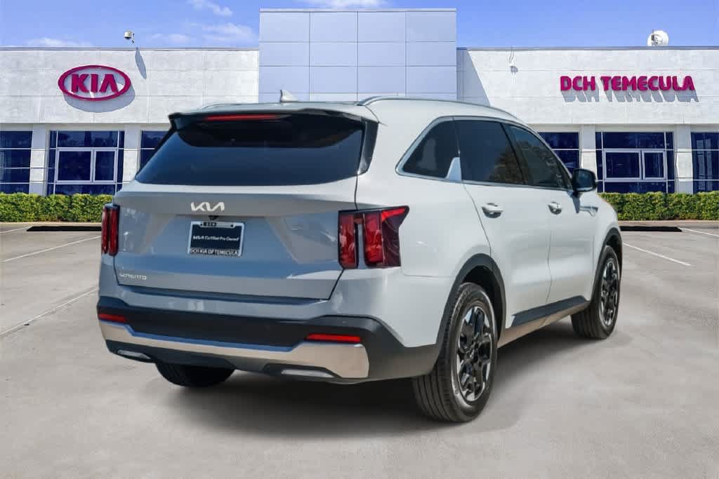 Certified 2025 Kia Sorento S w/ Panoramic Sunroof Package FWD image 4