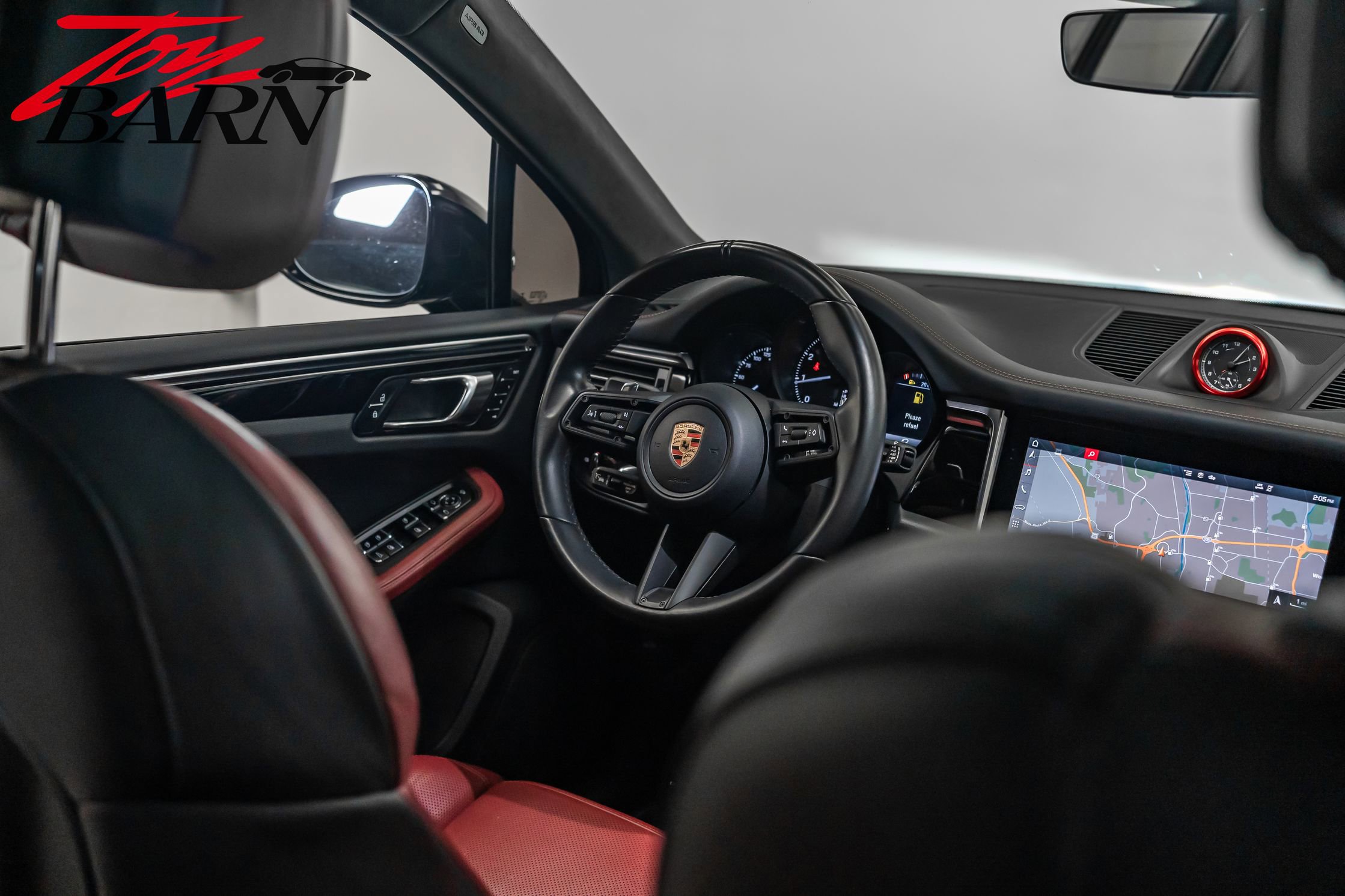 Used 2023 Porsche Macan image 44